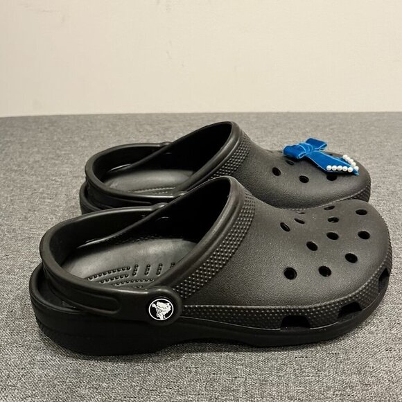 Crocs Classic Clogs - Black - Nearly New, Worn Once - Picture 2 of 3